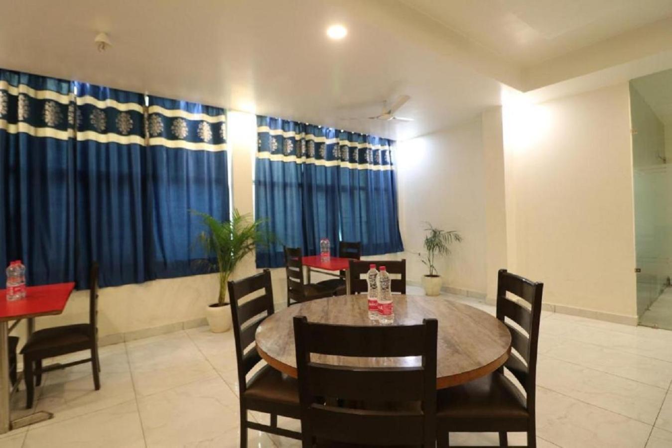Airport Hotel Classic Park New Delhi Extérieur photo